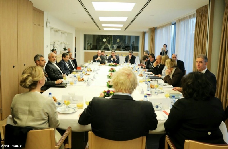 Zarif discussed Yemen and Bahrain Issues with British counterpart 