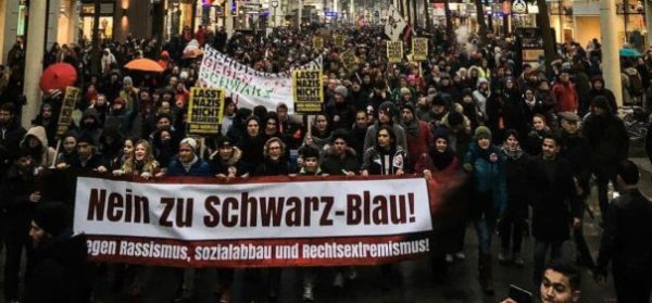 20 000 bei Demo gegen rechtskonservative Regierung