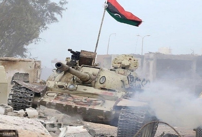 الجيش يعثر 6 جنود ليبيين قرب الحدود مع مصر