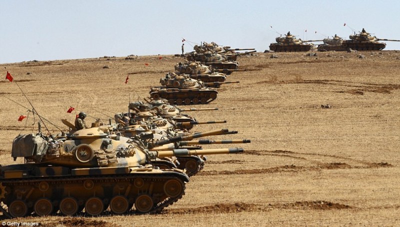 Turkey sends 40 armored vehicles to southern border with Syria