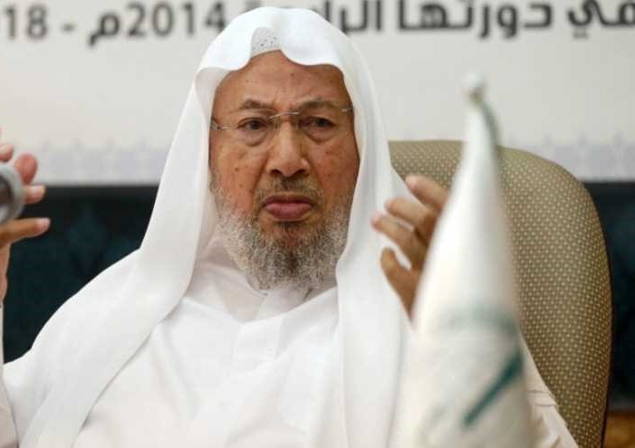 محكمة مصرية تقضي بالسجن المؤبد للقرضاوي (غيابياً)