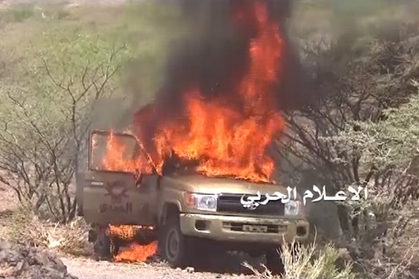  إحراق طقم للجيش السعودي وقصف تجمعاته في جيزان 