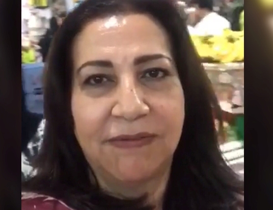 مستشارة حكومية تتطاول على الشعب البحريني وتصفه "بفتى الادغال