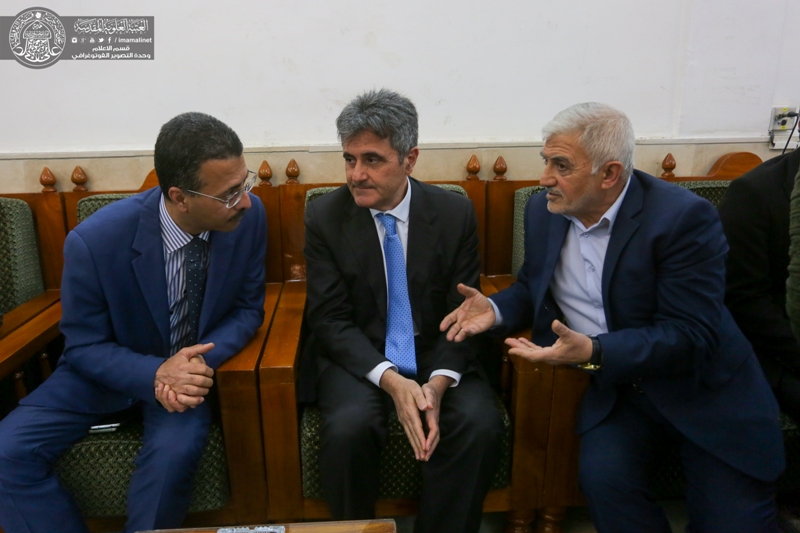 Italian ambassador in Iraq visits Imam Ali Holy Shrine / Pics