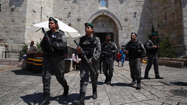 Israeli occupied forces abduct ten Palestinians, including a legislator in West Bank