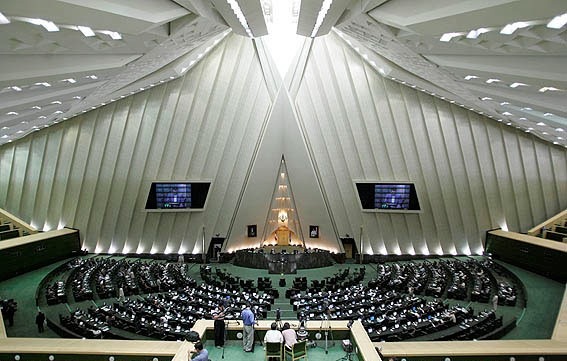 برلمان ايران يصادق على الانضمام لمعاهدة مكافحة الجرائم