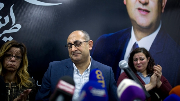 El Último Candidato Opositor Egipcio se Retira de las Presidenciales y deja solo a Al Sisi