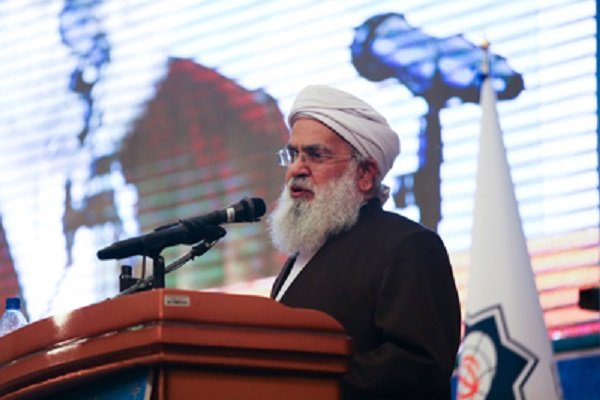 Top Iranian Sunni cleric criticizes US full support for Zionist regime