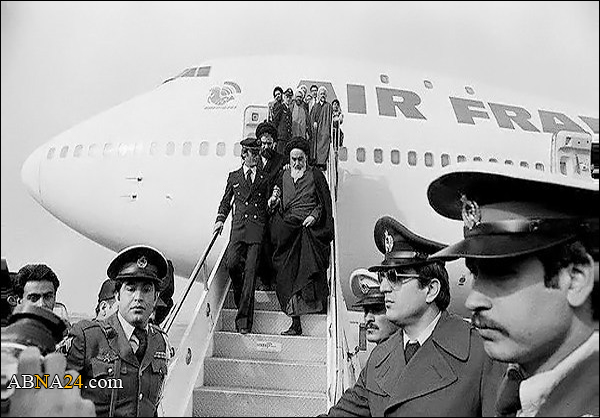 فيديو/ اللحظة التاريخية لوصول الامام الخميني الى ايران في 1 فبراير / شباط 1979