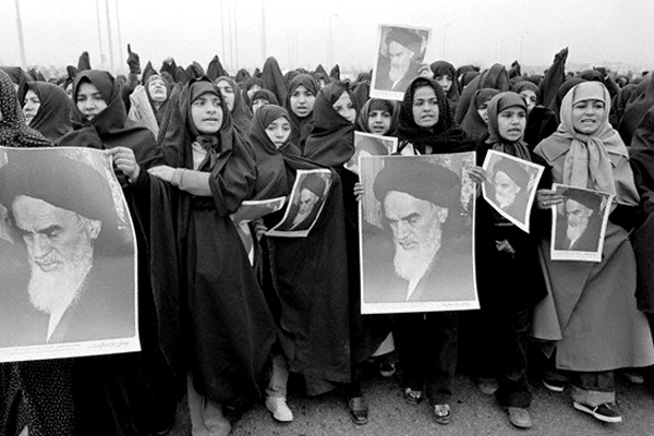 تایبەتمەندیەکانی شۆرشی ئیسلامی ئێران