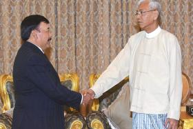 သမၼတဦးထင္ေက်ာ္ ဝမ္းပ်က္ဝမ္းေလွ်ာျဖစ္ေနသည္မွအပ အျခားေရာဂါမရွိေၾကာင္း သမၼတ႐ံုးေျပာခြင့္ရပုဂၢိ္ဳလ္ေျပာ