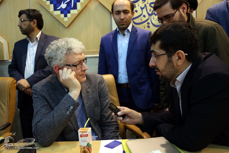 UK Professor: Danger of Salafi and far-right extremism in Europe