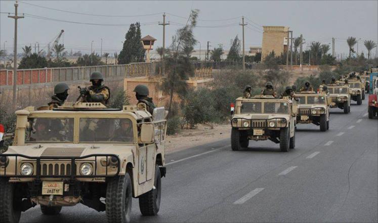 الجيش المصري يواصل إرسال تعزيزات عسكرية ضخمة الى العريش