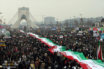世界のメディア、革命勝利記念日の行進への多数のイラン国民の参加を報道