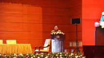 တစ္ႏိုင္ငံလုံးပစ္ခတ္တိုက္ခိုက္မႈရပ္စဲေရးသေဘာတူစာခ်ဳပ္ လက္မွတ္ေရးထိုးပြဲ အခမ္းအနားတြင္ တပ္မေတာ္ကာကြယ္ေရးဦးစီးခ်ဳပ္ ဗိုလ္ခ်ဳပ္မွဴ