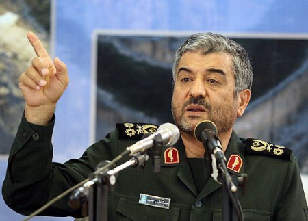 قائد حرس الثورة يشيد بالمخرج حاتمي كيا لفيلمه "بتوقيت الشام"