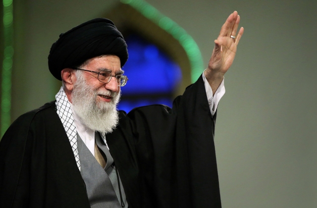 Imam Khamenei pardons, commutes sentences of 565 Iranian convicts