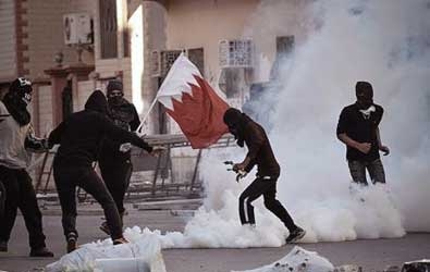 فيديو/ قوات الأمن البحرينية تقمع متظاهرين