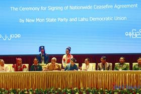 အစိုးရသစ္လက္ထက္တြင္ တုိင္းရင္းသားလက္နက္ကိုင္ႏွစ္ဖြဲ႕ ပထမဆံုးအႀကိမ္ NCA လက္မွတ္ေရးထိုး