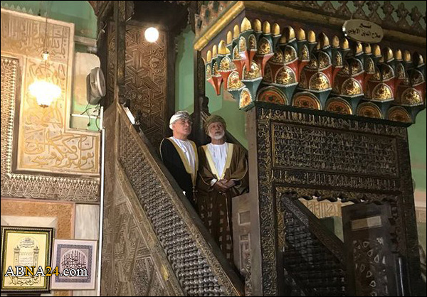 وزير الخارجية العماني يدخل "المسجد الاقصی" بالقدس الشرقية المحتلة