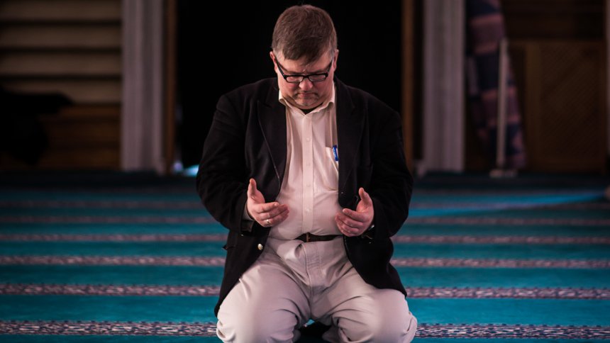 Er liebt die AfD - und jetzt auch den Koran