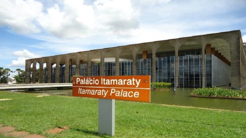 Brasil expressou as condolências pela queda de avião no Irã