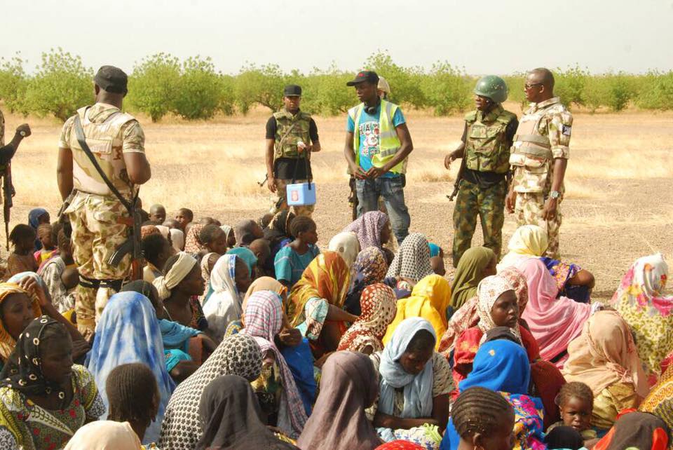 “El Ejército Nigeriano Rescató a 76 Estudiantes que Habían sido Secuestradas por el Grupo Terrorista de Boko Haram” 