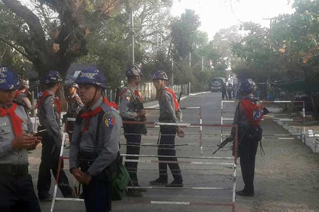 စစ္​​ေတြတြင္​​ ၄ ​ေနရာ ဗုံး​ေပါက္​ကြဲမႈျဖစ္​ပြား၊ မ​ေပါက္​ကြဲ​ေသး​သည့္ ဗုံး ၃ လုံး​ေတြ႔ရွိ