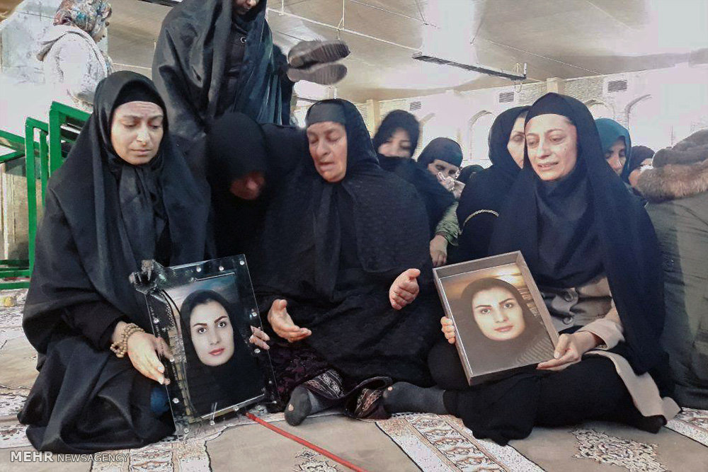 تصویری رپورٹ: مسافر بردار طیارے کے حادثے میں جاں بحق ہونے والوں کی یاد میں تقریب