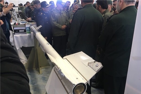Сепаһ "Азәрәхш" адлы јени ракет истеһсал едиб