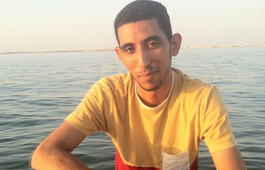 المعتقل المضرب عن الطعام "أحمد ميرزا" يكمل عاماً كاملاً من دون لقاء عائلته