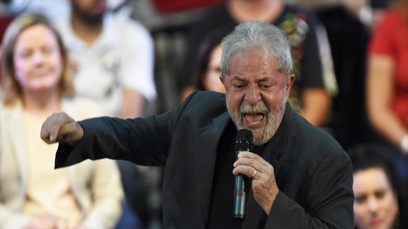 Lula, em face de escândalo, promete lutar até ganhar.