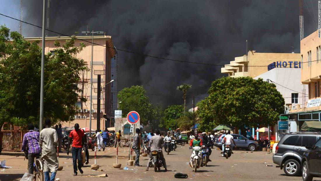 “Terroristas Atacaron la Embajada de Francia, el Instituto Francés y el Cuartel general del Ejército de Burkina Faso” 