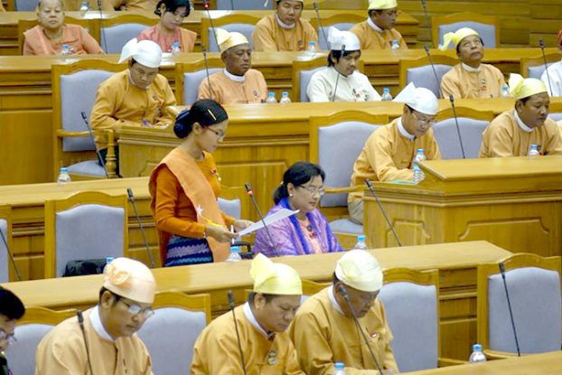 အမ်ိဳးသမီးလႊတ္ေတာ္အမတ္မ်ား အရည္အခ်င္းတိုးတက္လာဟု စစ္ကိုင္းဝန္ႀကီးခ်ဳပ္ေျပာ 