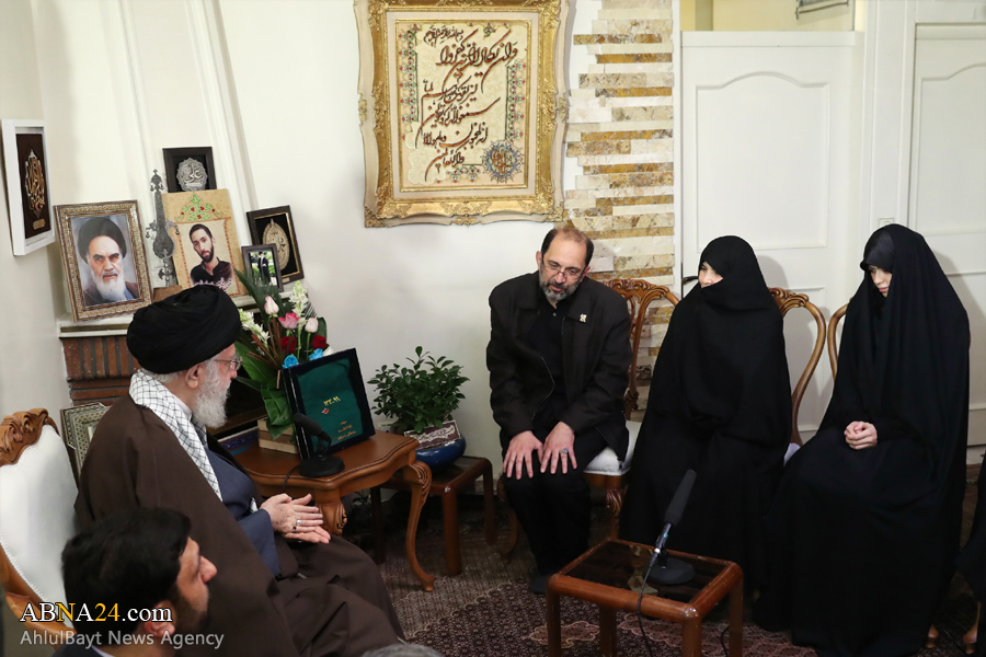 رہبر انقلاب اسلامی کا شہید حدادیان کے گھر پر حضور
