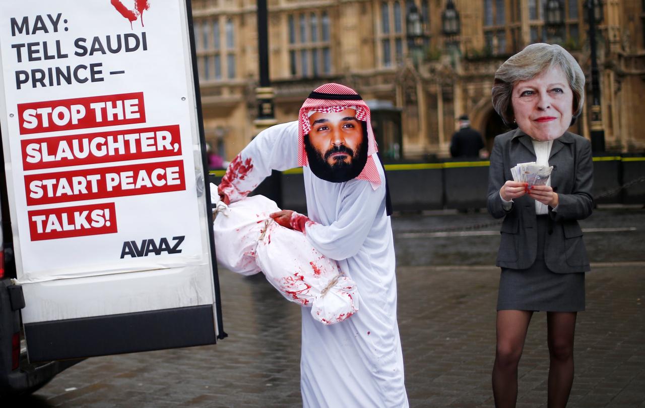 “Al Parlamento Británico Llegó el Descontento Social que Rechaza la Reunión Prevista entre Theresa May y Muhammad bin Salman”