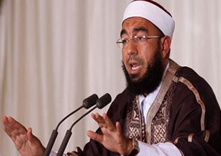 داعية تونسي لـ"السعودية والإمارات": لن نكون عبيدا كشعوبكم!