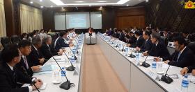 ေဒၚေအာင္ဆန္းစုၾကည္ႏွင့္ ဂ်ပန္ႏုိင္ငံ စီးပြားေရးလုပ္ငန္းရွင္မ်ား ေဆြးေႏြး