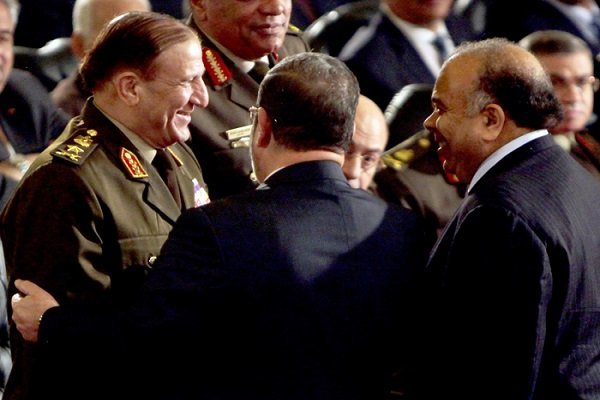 مصری فوج نے سامی عنان کی حمایت کرنے والے 24 فوجی افسروں کو گرفتار کرلیا