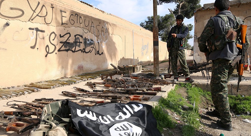 Juez Militar Libanés Emite Acusaciones de Cargos Terroristas contra Miembros de DAESH y Al Nusra 