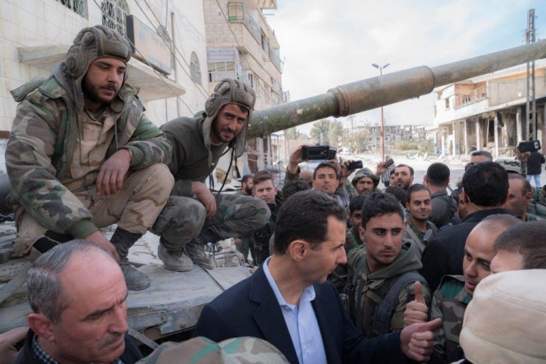 Syrian president visits troops in Eastern Ghouta / Pics