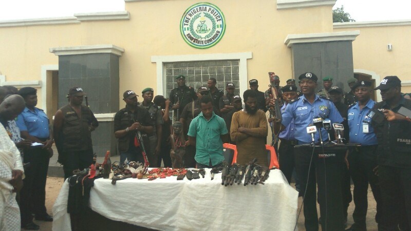 A Nijeriya An Zargi Dino Melaye Da Raba Makamai Don Tada Hankali