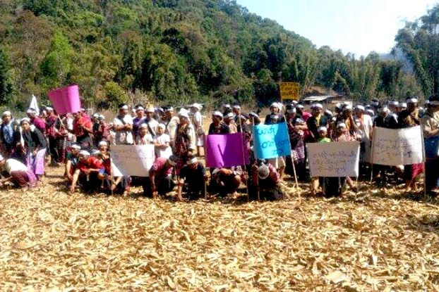ထြက္ေျပးတိမ္းေရွာင္ေနရသည့္ ကရင္လူထု ၿငိမ္းခ်မ္းေရးအတြက္ ဆုေတာင္းပြဲက်င္းပ