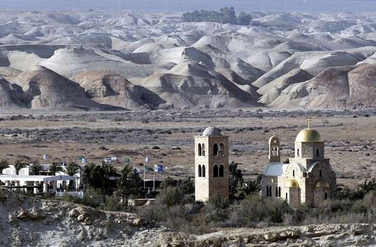 الاحتلال يزيل "آلاف الالغام" زرعها بأقدس المواقع لدى المسيحين بالضفة الغربية