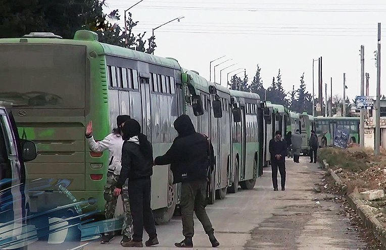الغوطة الشرقية: بدء تنفيذ اتفاق اخراج المسلحين من حرستا