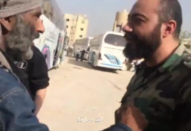 فيديو/ حوار دار بين مسلح من حرستا وجندي سوري أثار مواقع التواصل