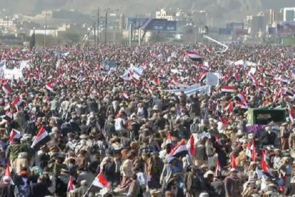 サウジアラビアの攻撃から3年、イエメンの人々が抗議デモ