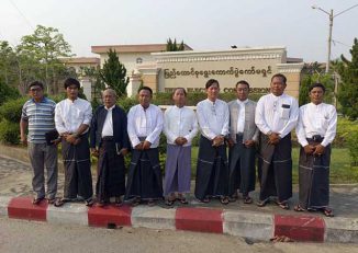 ရွစ္ေလးလုံးပါတီတည္ေထာင္လုိသူမ်ား ေရြးေကာက္ပြဲေကာ္မရွင္ႏွင့္ေဆြးေႏြး (ဓာတ္ပံု)