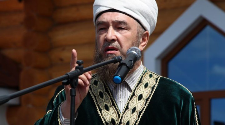Muftí ruso: La República Islámica de Irán ha sido Pionero en la Lucha y la Denuncia contra el Terrorismo Takfirí