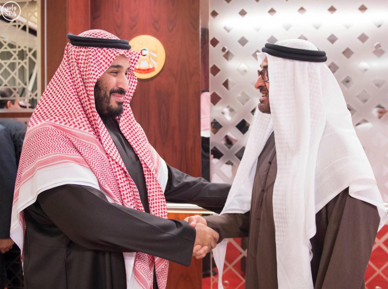 تفاصيل معركة "سرية" بين ابن زايد وابن سلمان بسبب "قطر"